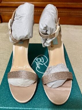 New! Blue by Betsey Johnson Heels Size 9.5